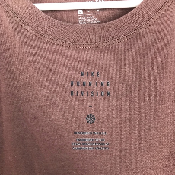 NEW Nike Dri-Fit Tee - Picture 3 of 5